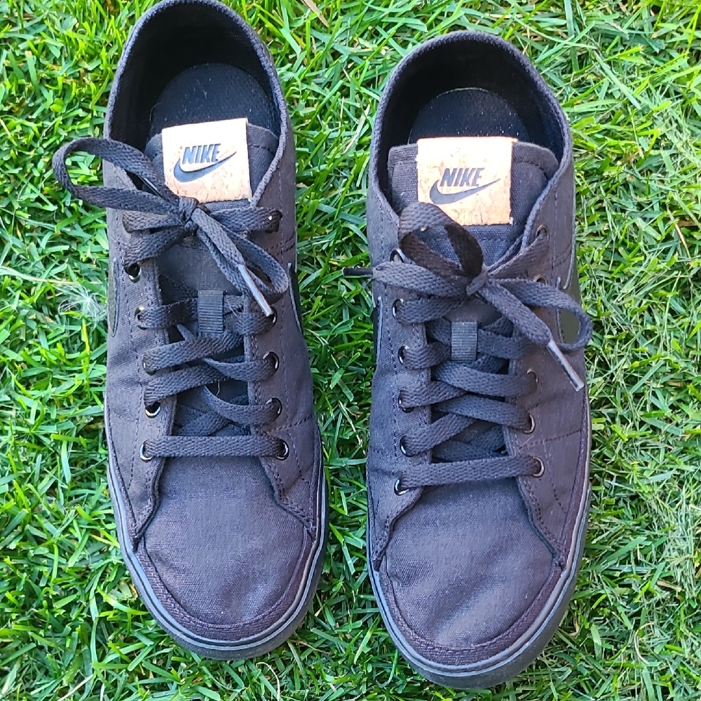 Nike Men's Black Canvas Sneakers Size 8